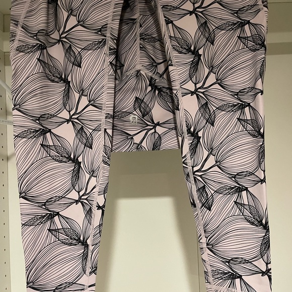 BuffBunny Limitless Leggings size Large BNWT - Picture 3 of 7